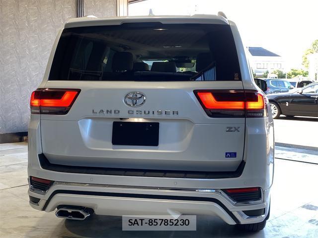 Toyota LAND CRUISER 2025-04 8343111-2