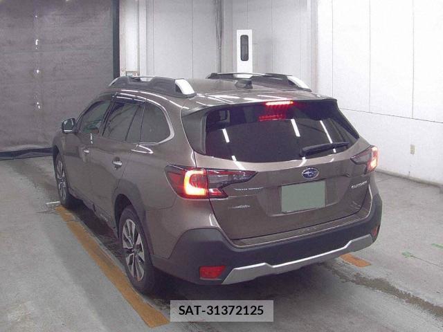 Subaru OUTBACK 2024-03 8342960-1