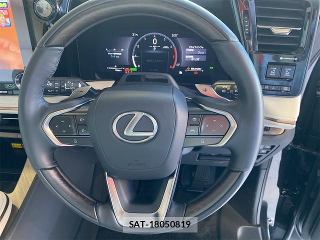 Lexus LM 2024-06 8343110-15
