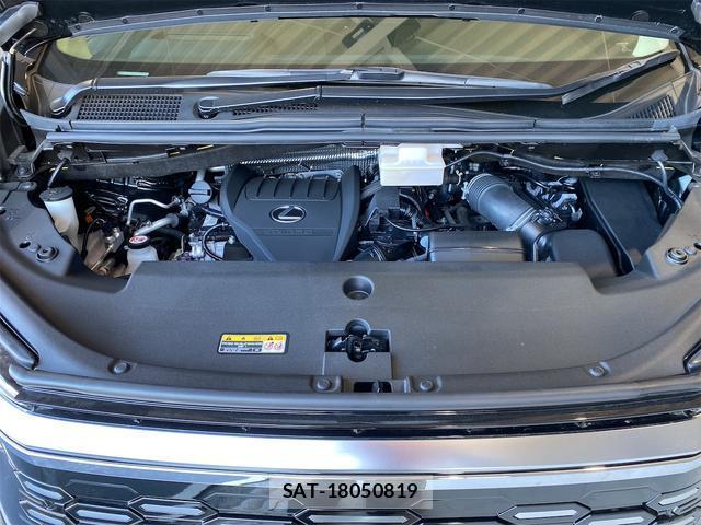 Lexus LM 2024-06 8343110-16