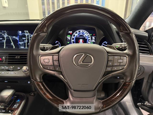 Lexus LS 2018-04 8342314-12