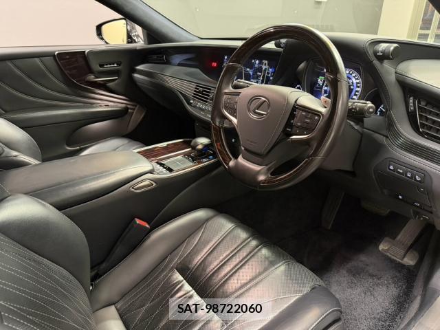 Lexus LS 2018-04 8342314-13