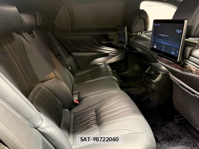Lexus LS 2018-04 8342314-19
