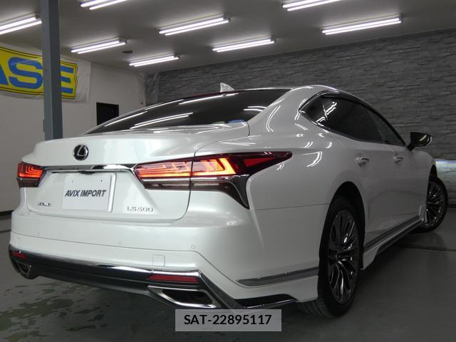 Lexus LS 2018-01 8343073-1