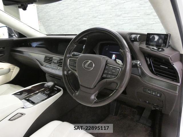 Lexus LS 2018-01 8343073-4