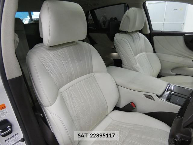 Lexus LS 2018-01 8343073-5