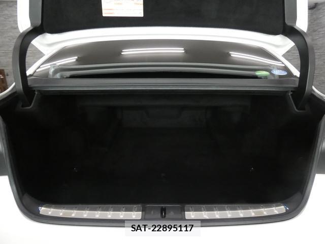 Lexus LS 2018-01 8343073-7
