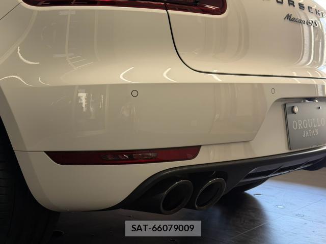 Porsche MACAN 2017-12 8342313-12