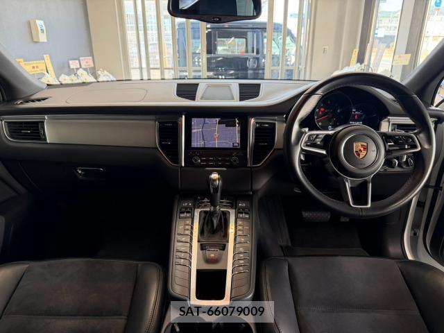 Porsche MACAN 2017-12 8342313-17