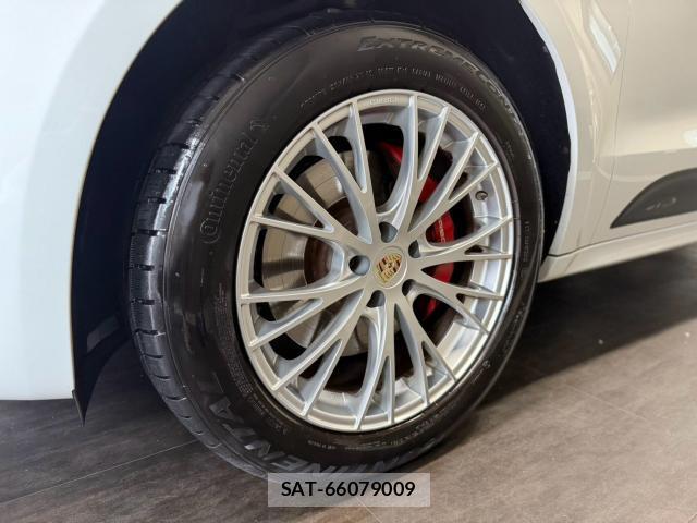 Porsche MACAN 2017-12 8342313-19