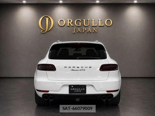 Porsche MACAN 2017-12 8342313-2