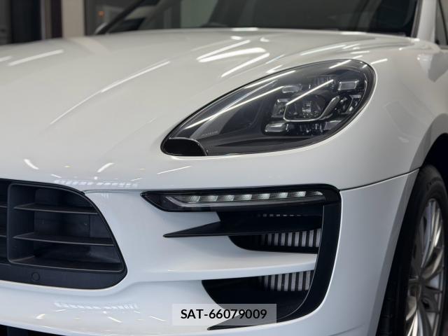 Porsche MACAN 2017-12 8342313-5