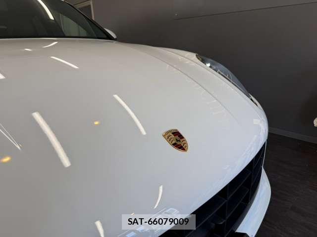 Porsche MACAN 2017-12 8342313-8