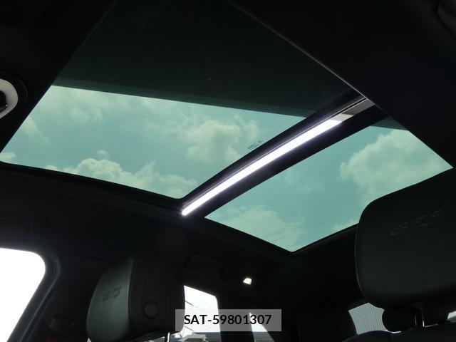 Porsche MACAN 2021-12 8342506-13