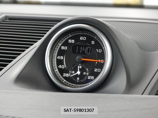Porsche MACAN 2021-12 8342506-16
