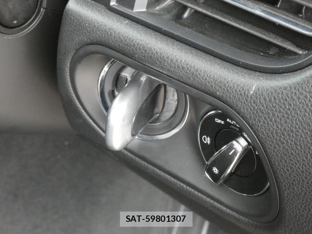 Porsche MACAN 2021-12 8342506-5