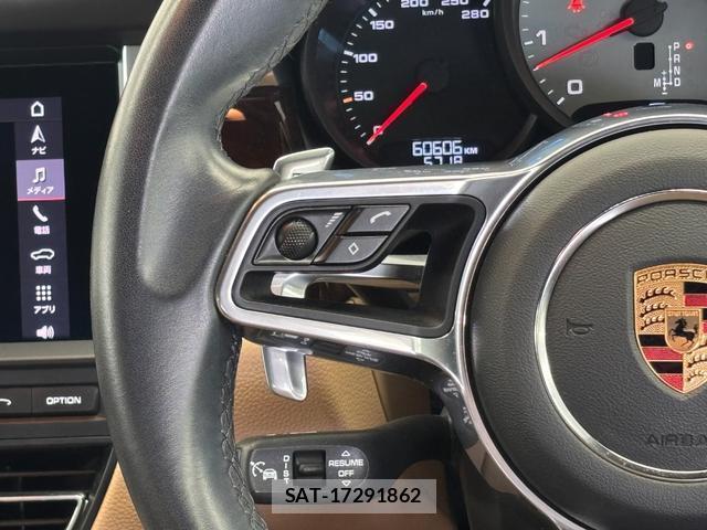 Porsche MACAN 2020-11 8343715-16