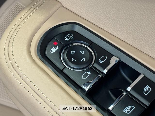 Porsche MACAN 2020-11 8343715-19