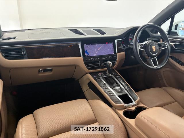Porsche MACAN 2020-11 8343715-6