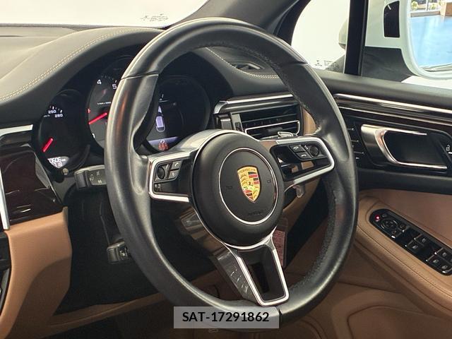 Porsche MACAN 2020-11 8343715-7