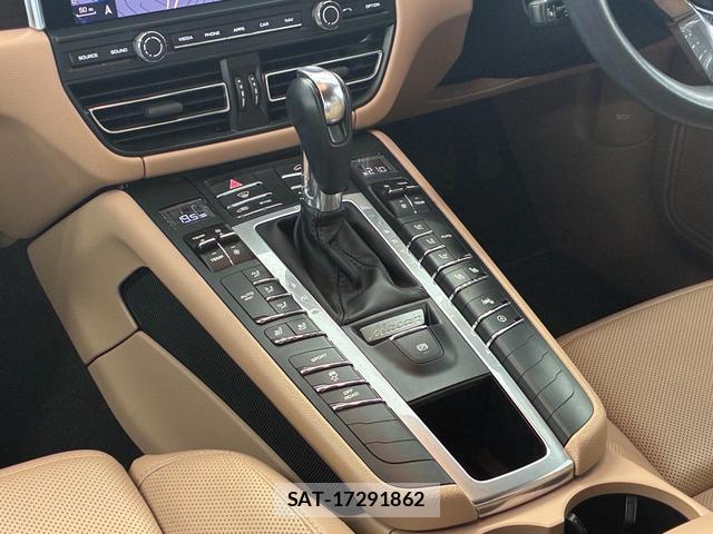 Porsche MACAN 2020-11 8343715-8