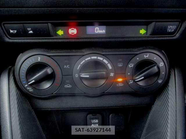 Mazda MAZDA2 2022-06 8342933-4