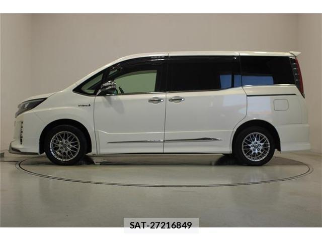 Toyota NOAH 2018-11 8342138-10