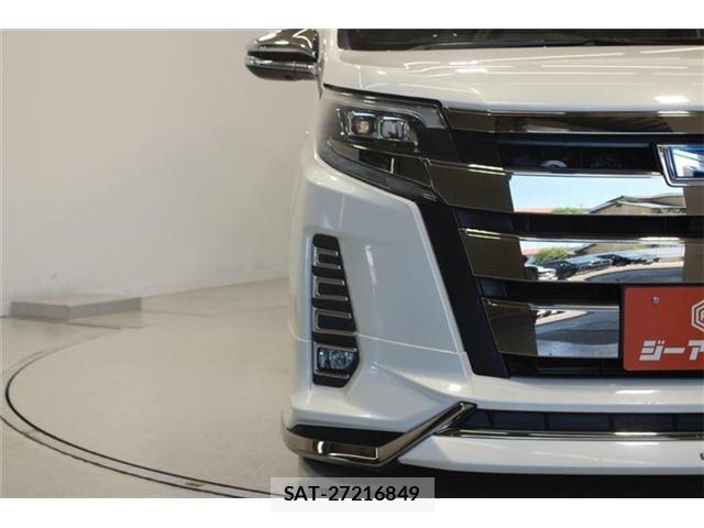 Toyota NOAH 2018-11 8342138-17