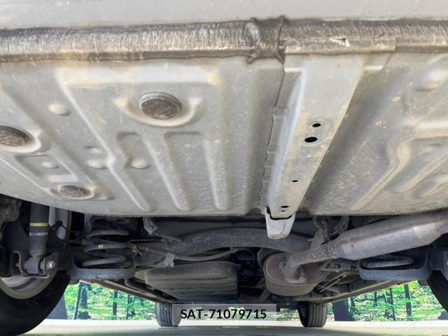 Toyota NOAH 2014-03 8342183-17