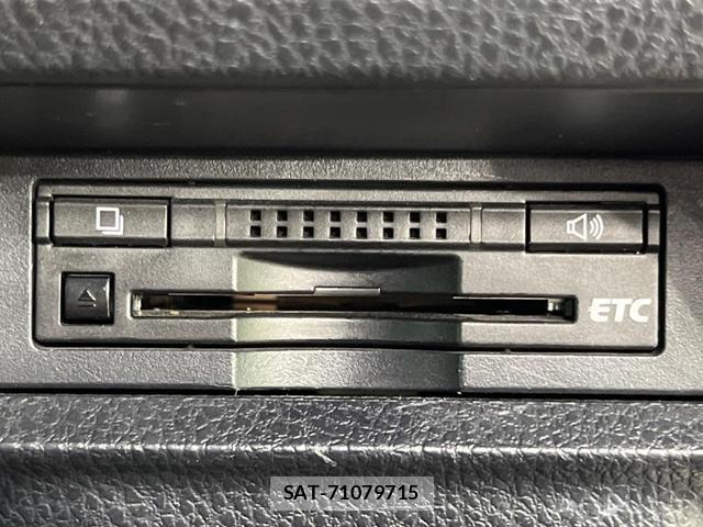 Toyota NOAH 2014-03 8342183-5