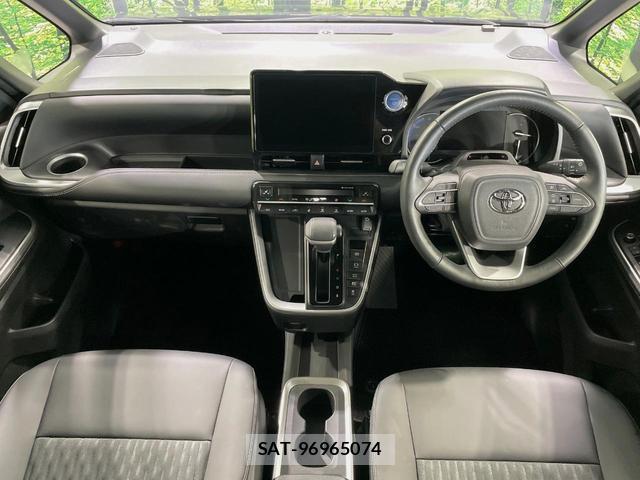 Toyota NOAH 2022-10 8342308-1