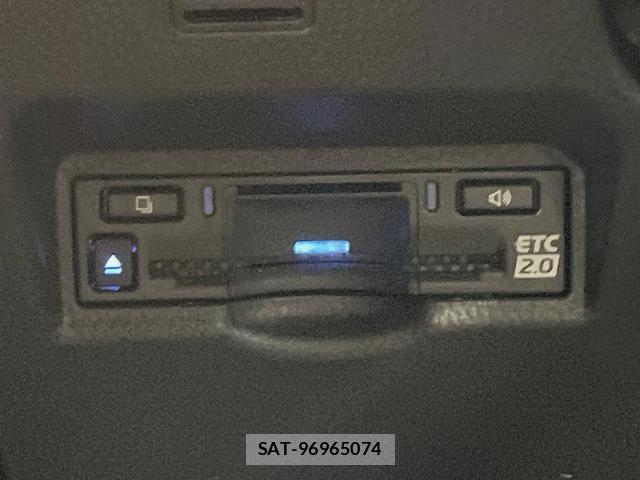 Toyota NOAH 2022-10 8342308-6