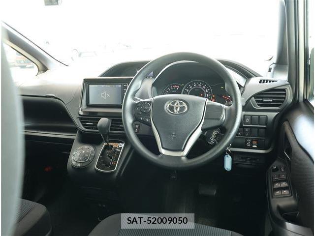 Toyota NOAH 2020-07 8342461-1