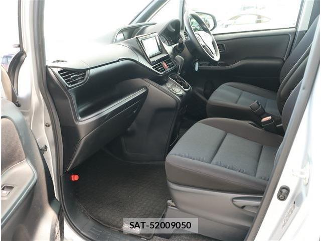 Toyota NOAH 2020-07 8342461-14