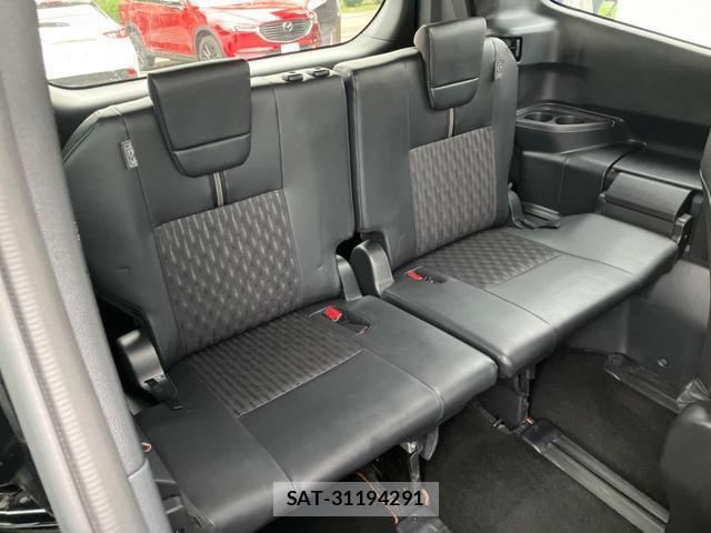 Toyota NOAH 2023-01 8342476-12