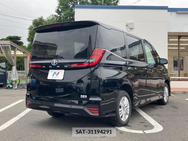 Toyota NOAH 2023-01 8342476-15