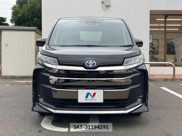 Toyota NOAH 2023-01 8342476-16