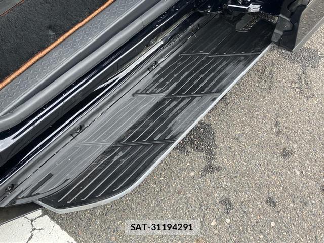 Toyota NOAH 2023-01 8342476-4