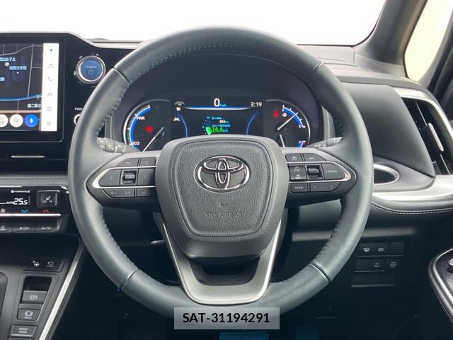 Toyota NOAH 2023-01 8342476-7
