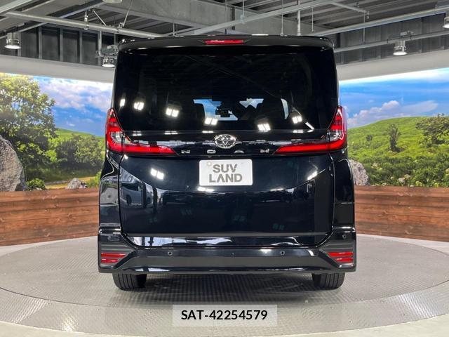 Toyota NOAH 2023-07 8342494-16