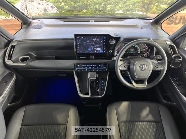Toyota NOAH 2023-07 8342494-2