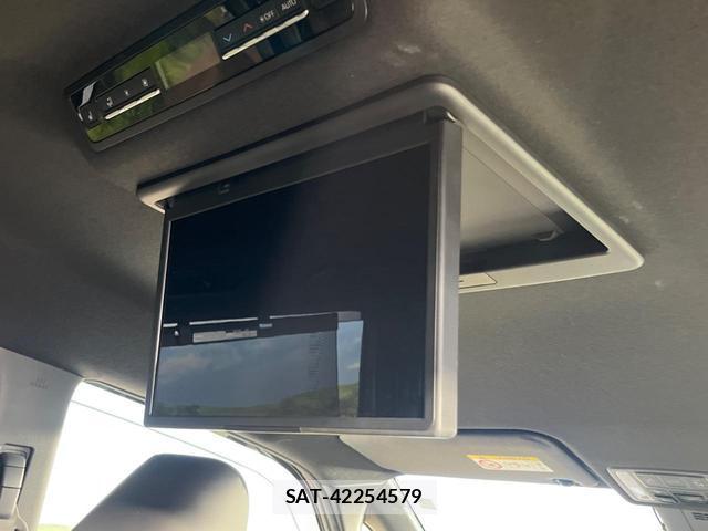 Toyota NOAH 2023-07 8342494-3