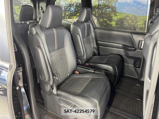 Toyota NOAH 2023-07 8342494-9