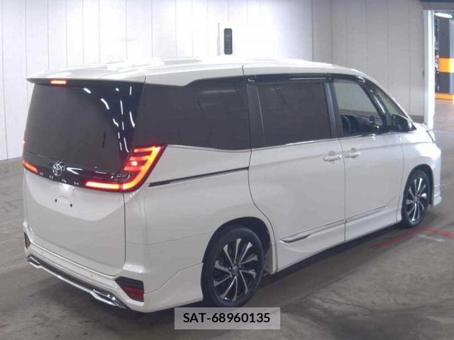 Toyota NOAH 2023-07 8342585-4
