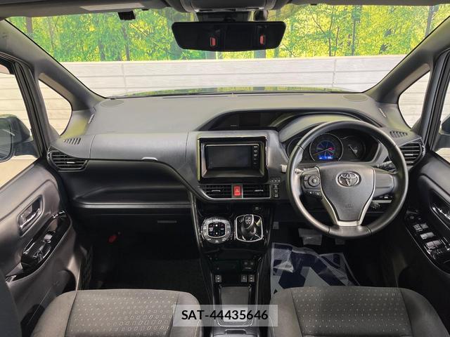 Toyota NOAH 2021-03 8342718-1