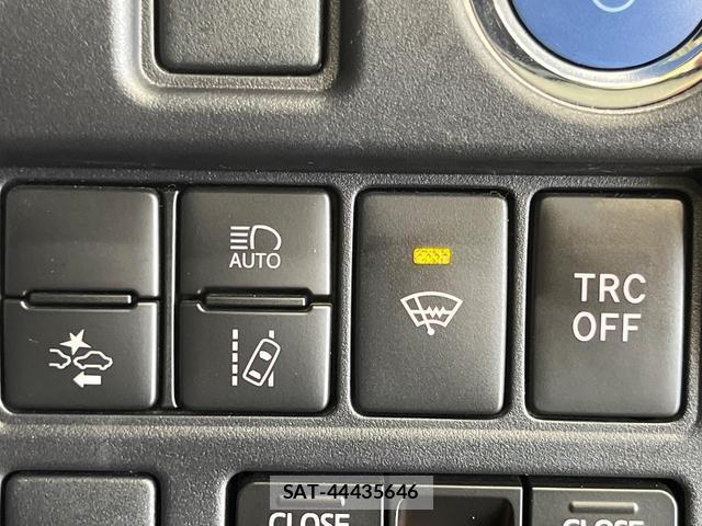 Toyota NOAH 2021-03 8342718-3