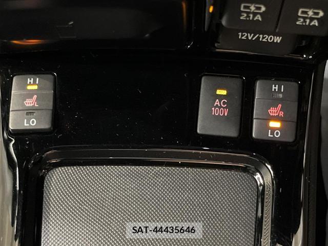 Toyota NOAH 2021-03 8342718-4