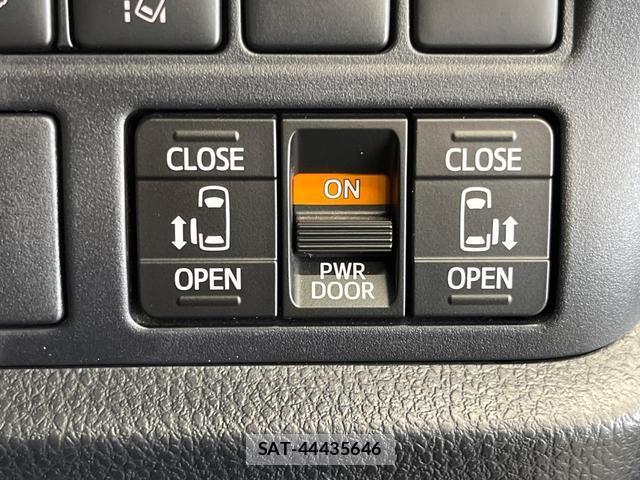 Toyota NOAH 2021-03 8342718-5