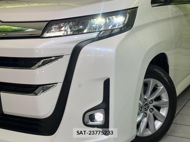Toyota NOAH 2023-06 8343198-11