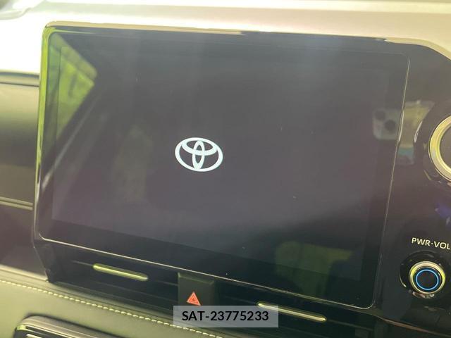 Toyota NOAH 2023-06 8343198-2